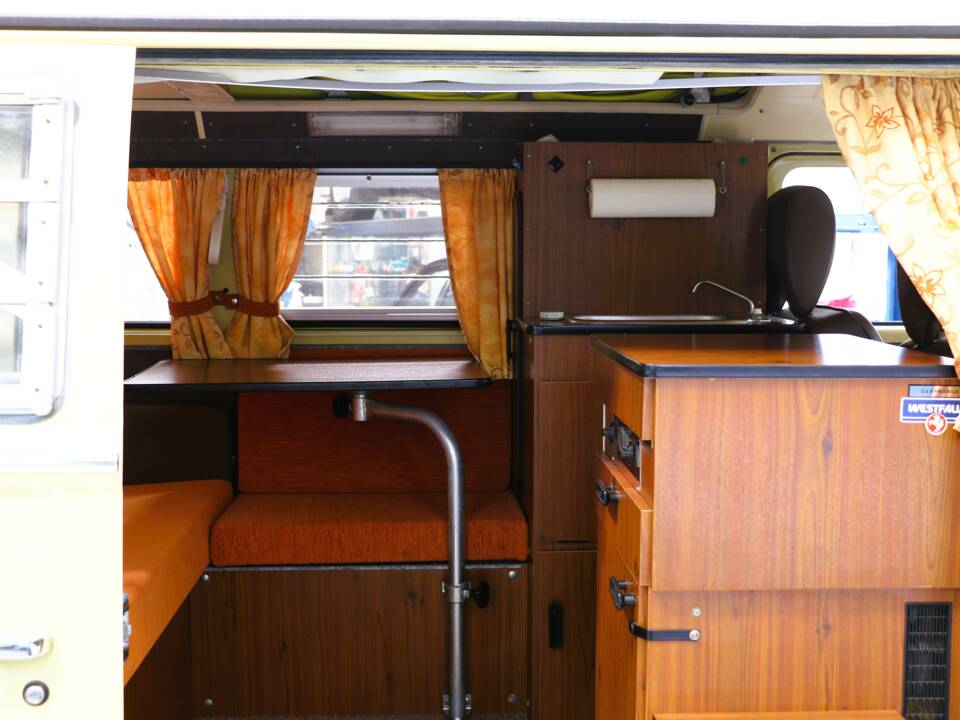 Afbeelding 14/36 van Volkswagen T2b Westfalia (1974)