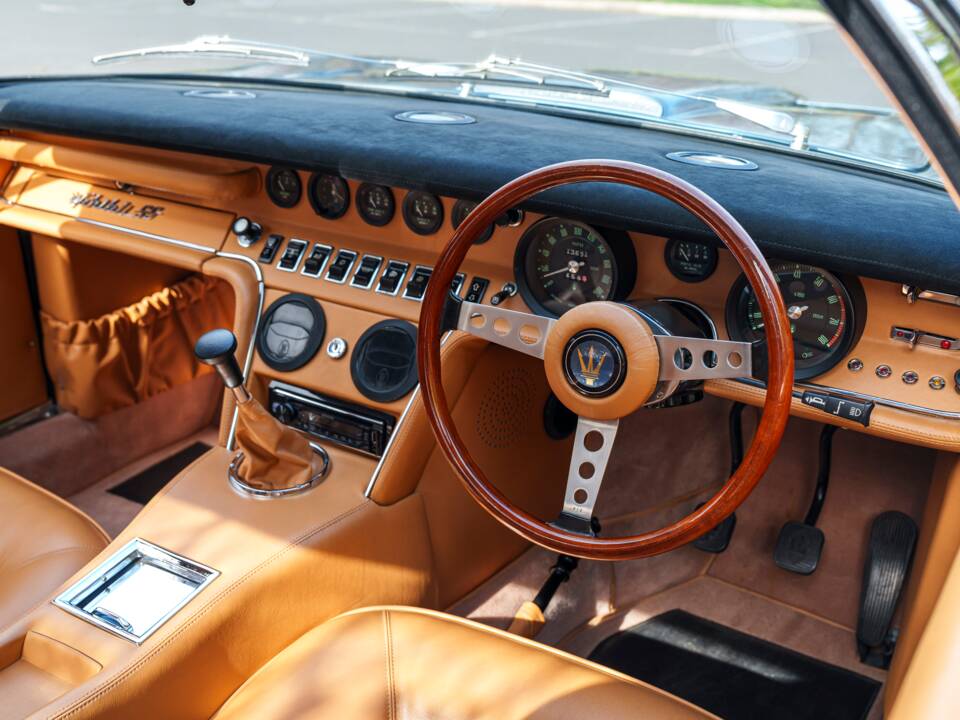 Image 18/33 of Maserati Ghibli Spyder SS (1971)