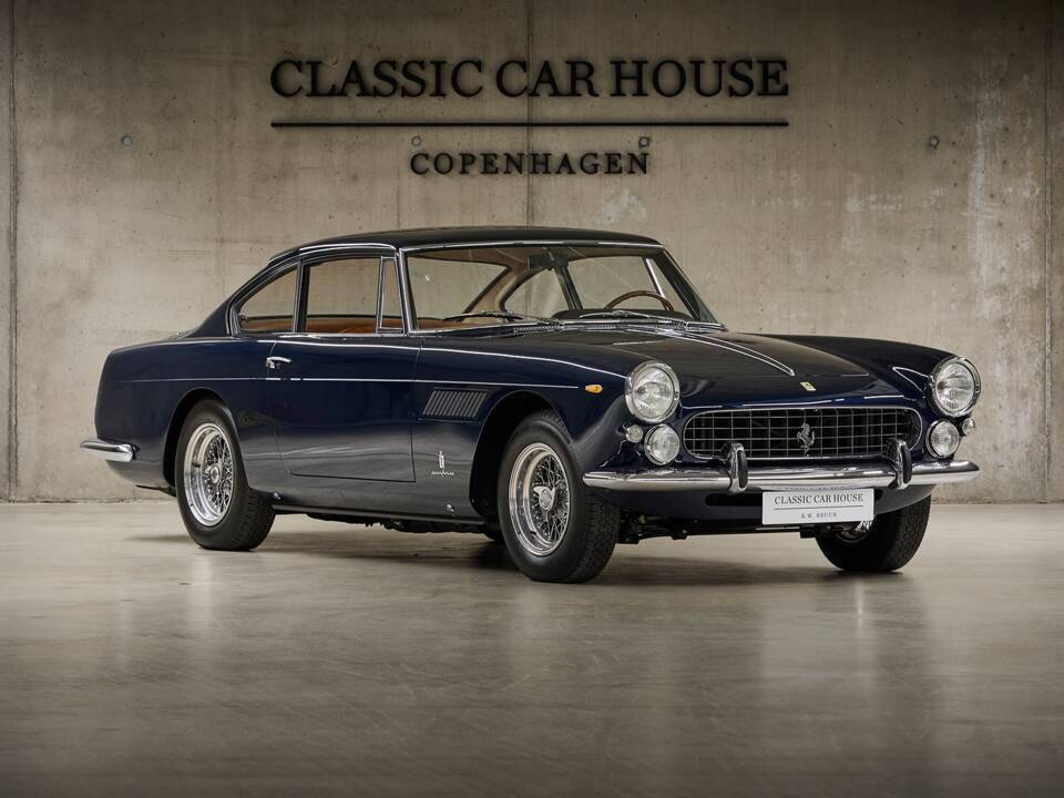 Imagen 12/90 de Ferrari 250 GT 2+2 (1963)