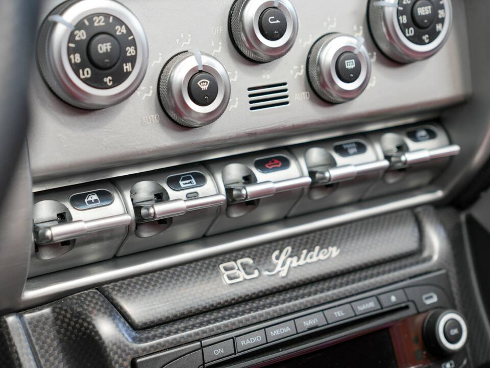 Image 29/50 of Alfa Romeo 8C Spider (2010)