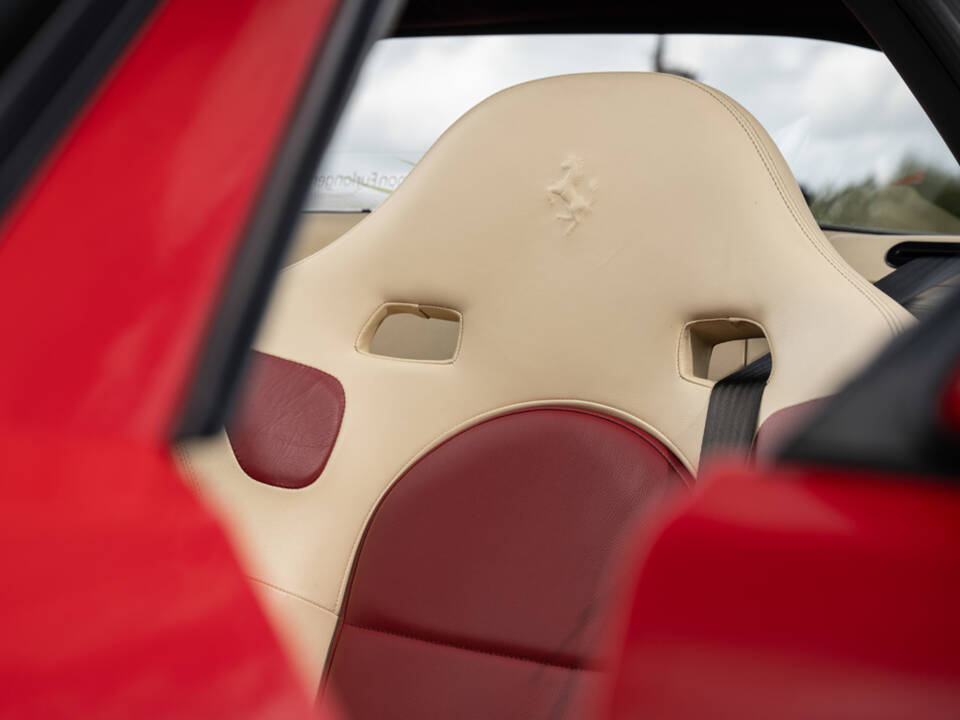 Immagine 25/50 di Ferrari F 355 GTS (1996)