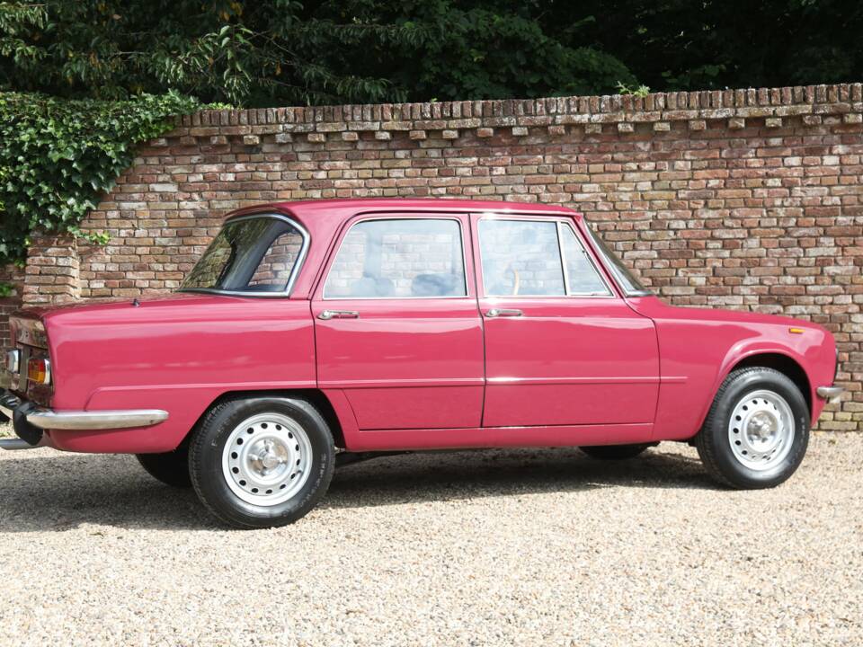 Bild 49/50 von Alfa Romeo Giulia Nuova Super 1300 (1975)