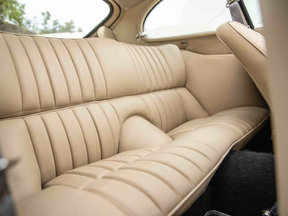 Immagine 76/88 di Jaguar E-Type (2+2) (1968)