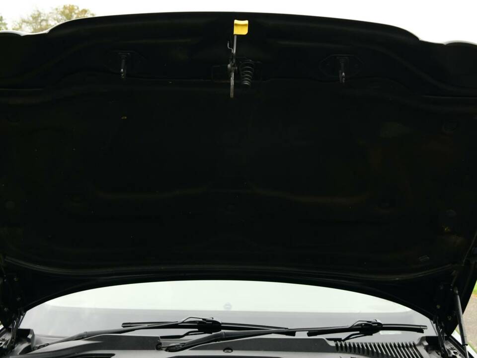 Image 37/50 of Jaguar XJ 8 4.2 (2008)