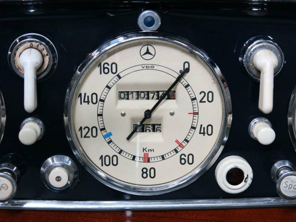 Image 22/50 of Mercedes-Benz 320 Cabriolet B (1939)