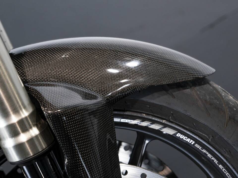 Image 31/50 of Ducati DUMMY (2010)