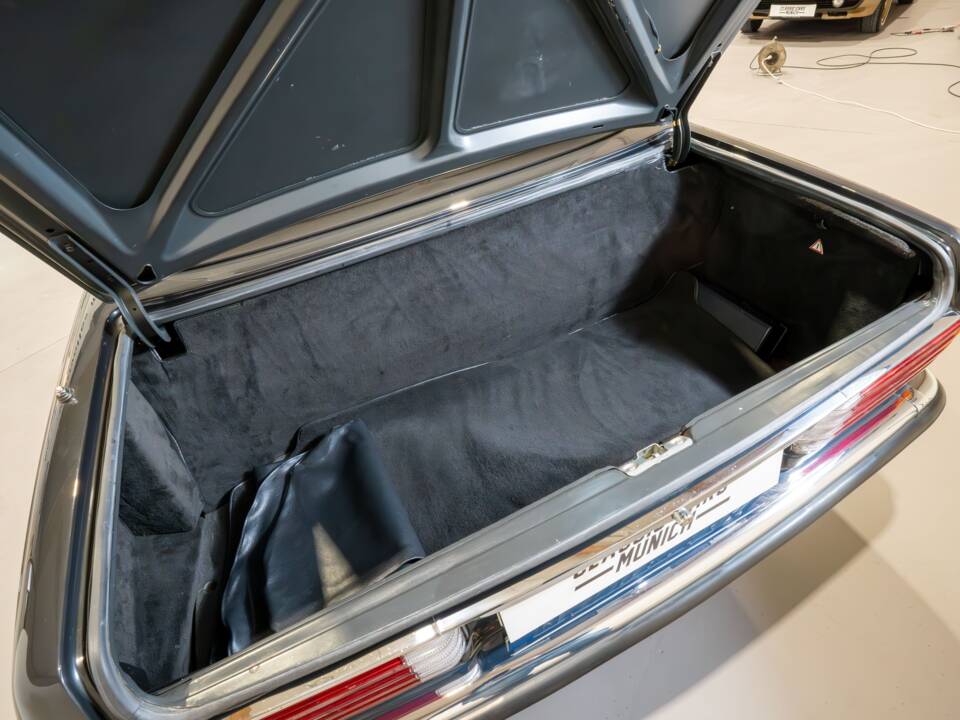 Image 10/32 of Mercedes-Benz 280 SL (1985)