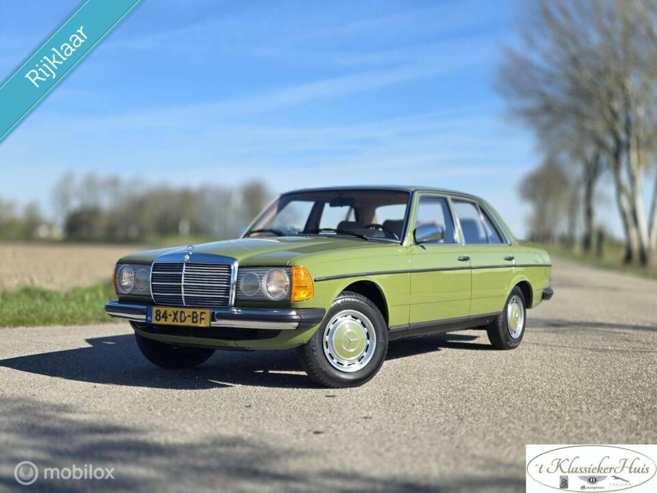 Image 1/50 of Mercedes-Benz 200 D (1982)