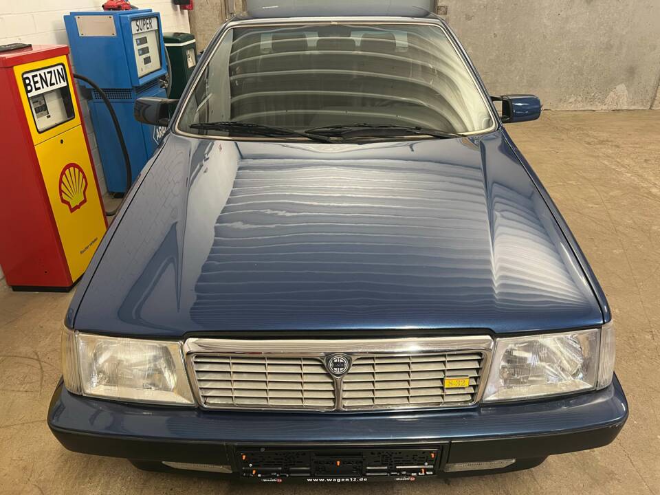 Image 4/16 of Lancia Thema 8.32 (1988)