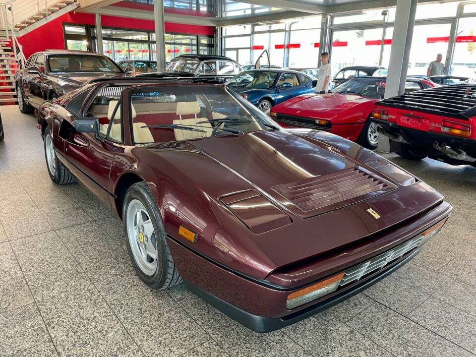 Afbeelding 2/20 van Ferrari 328 GTS (1989)