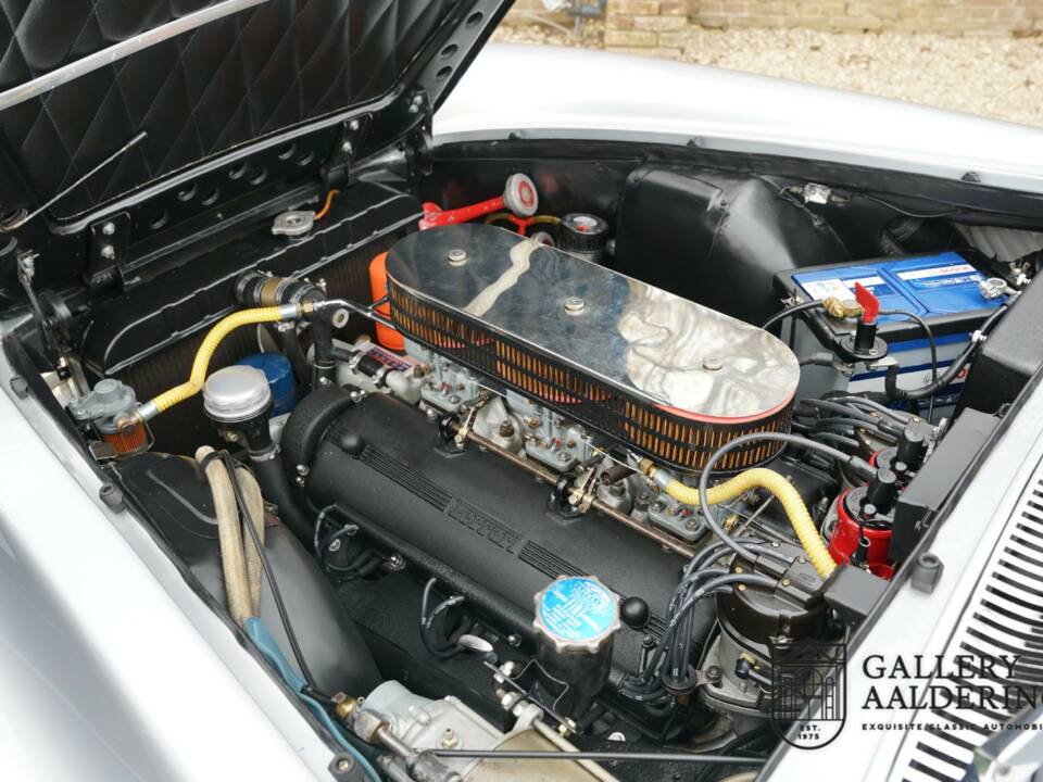 Afbeelding 27/50 van Ferrari 250 GTE (1964)