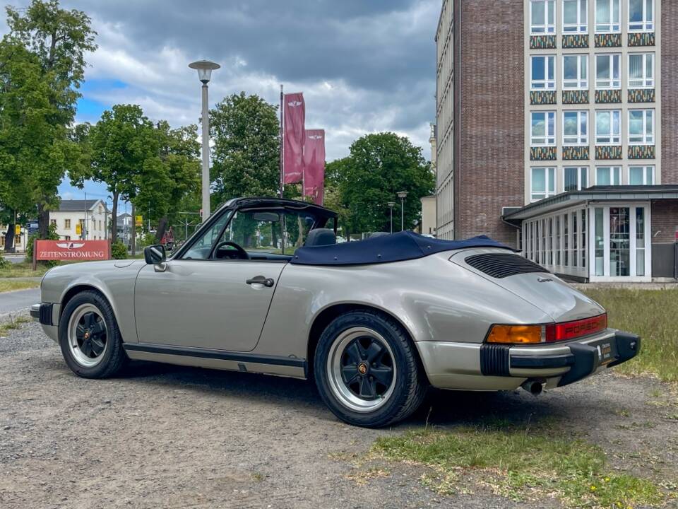 Imagen 4/31 de Porsche 911 Carrera 3.2 (1984)