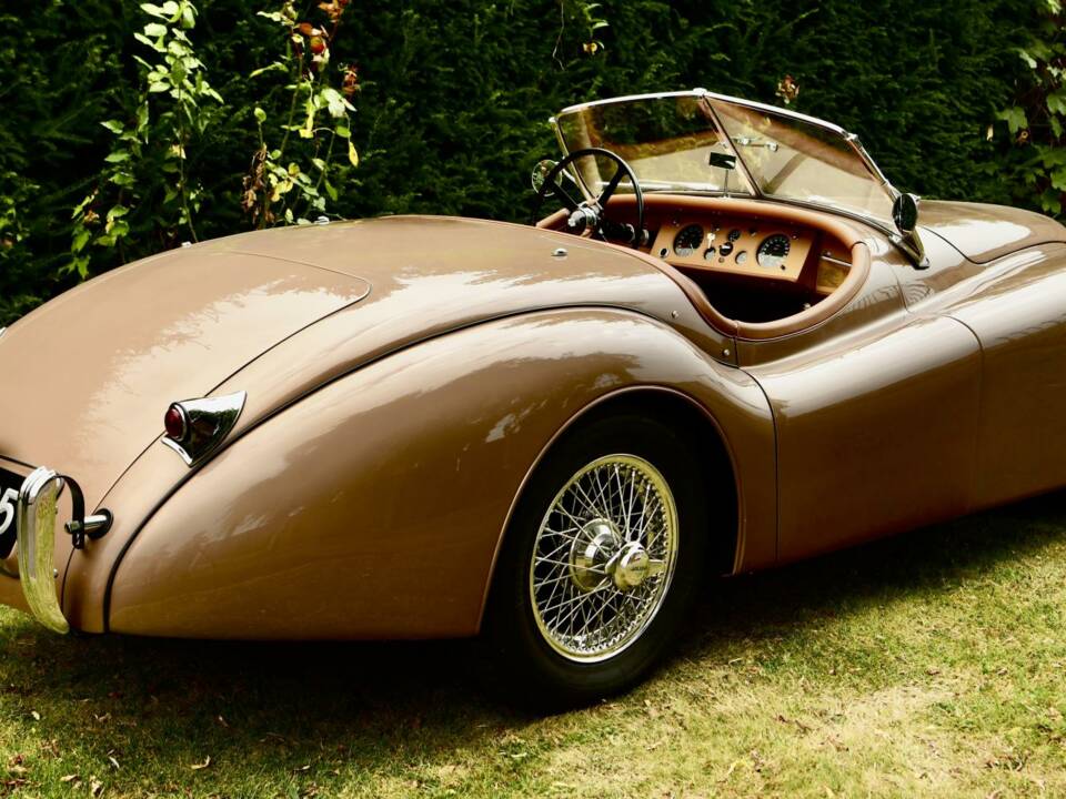 Image 15/50 de Jaguar XK 120 OTS (1950)