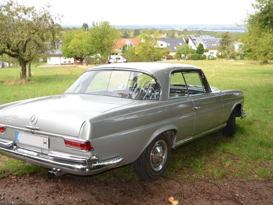 Image 5/18 of Mercedes-Benz 250 SE (1967)