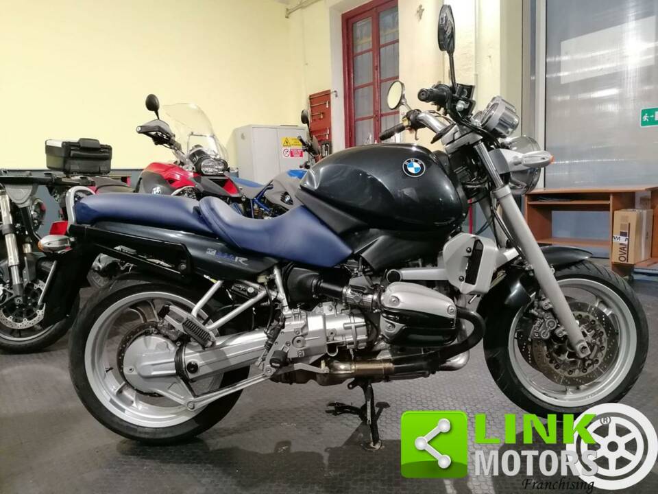Immagine 2/10 di BMW DUMMY (2000)