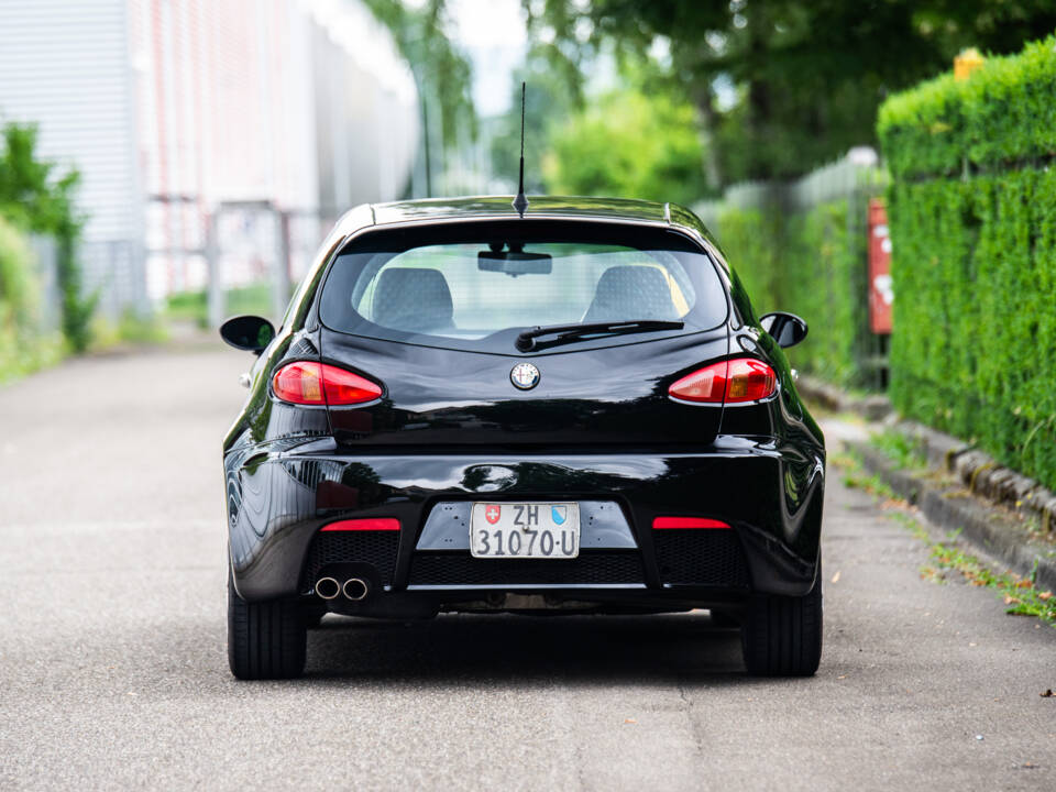 Image 11/36 of Alfa Romeo 147 3.2 GTA (2003)
