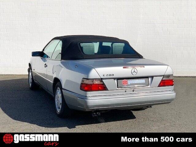 Image 8/15 de Mercedes-Benz E 200 (1995)