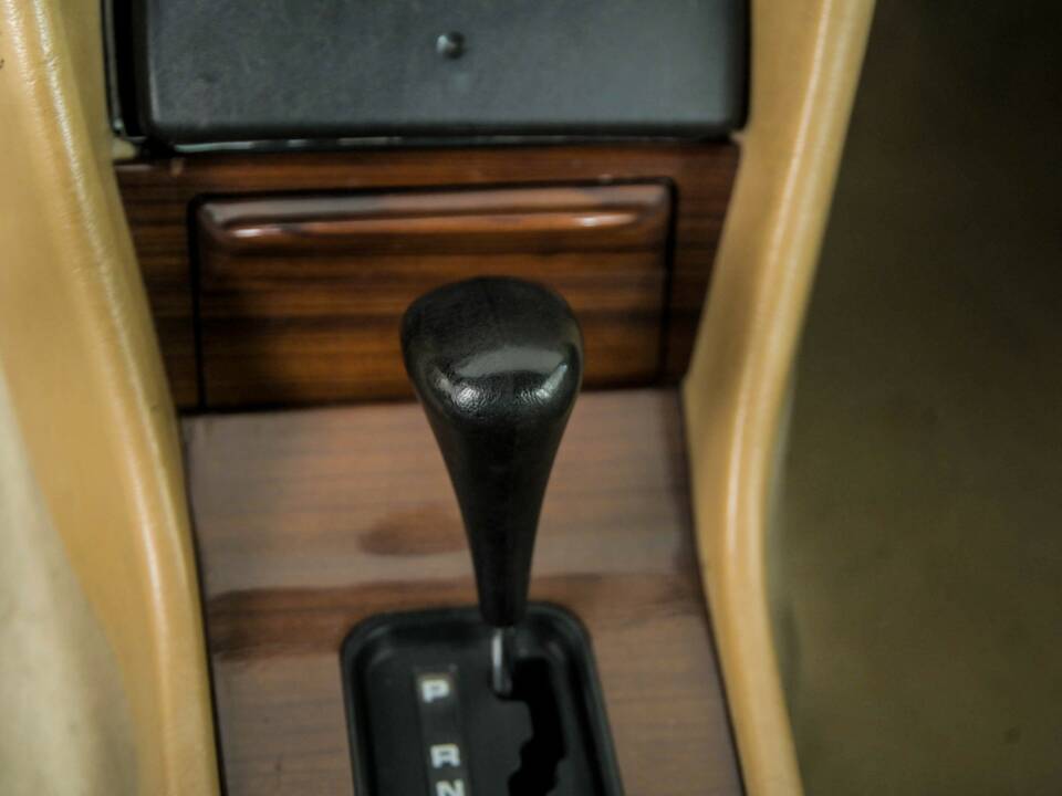 Image 29/50 of Mercedes-Benz 300 TD (1986)