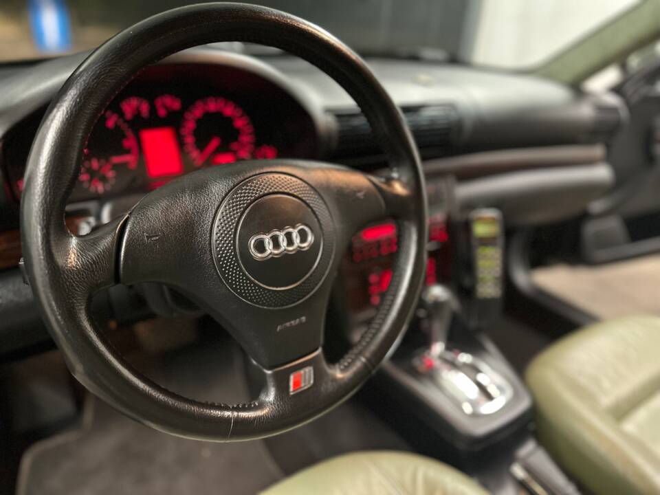 Immagine 20/26 di Audi A4 2.5 TDI (1999)