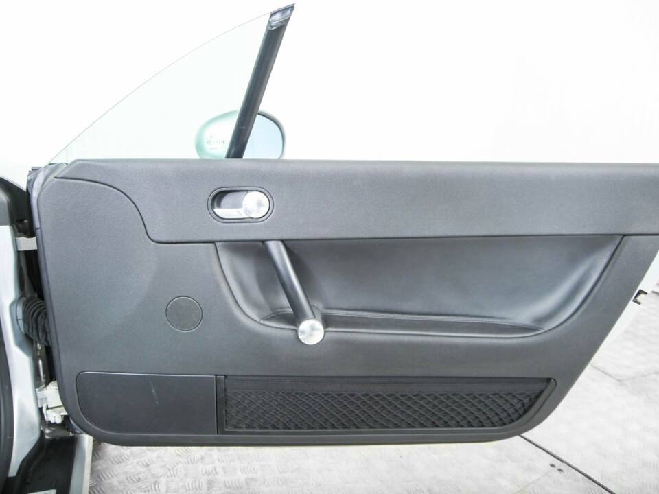 Bild 34/50 von Audi TT 1.8 T (2000)