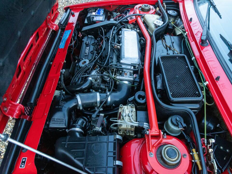 Imagen 23/50 de Lancia Delta HF Integrale Evoluzione I (1991)