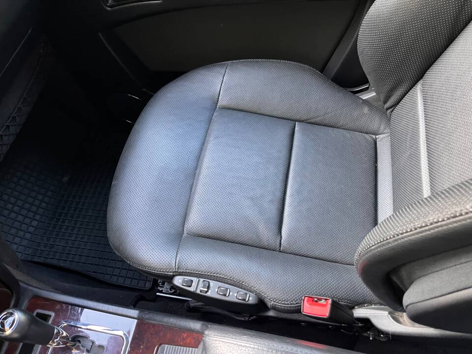 Image 13/15 of Mercedes-Benz G 350 Bluetec (SWB) (2012)