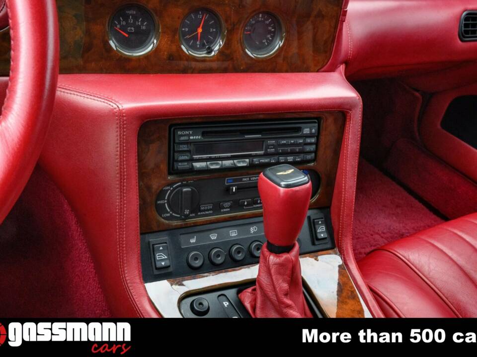 Image 15/15 of Aston Martin Virage Volante (1993)