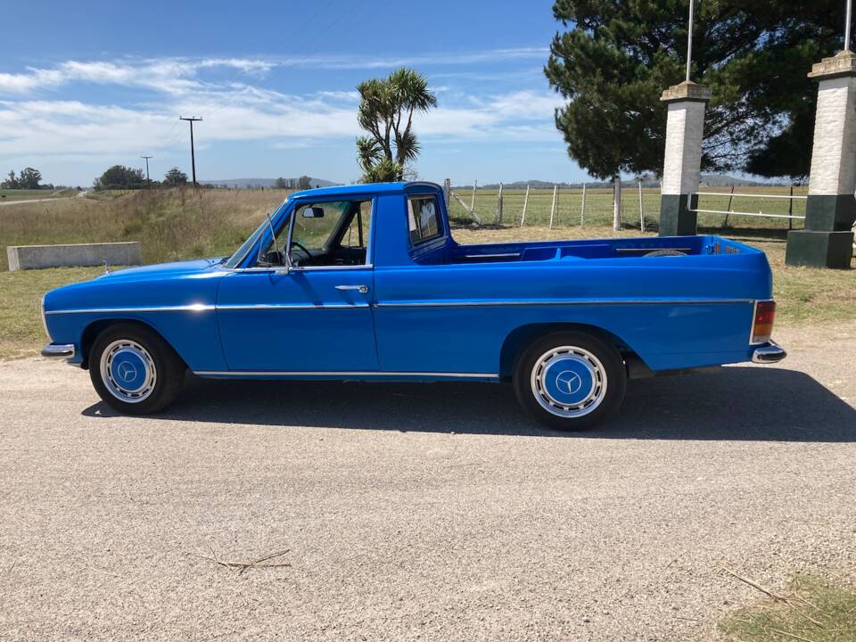 Image 8/31 de Mercedes-Benz 220 D (1972)