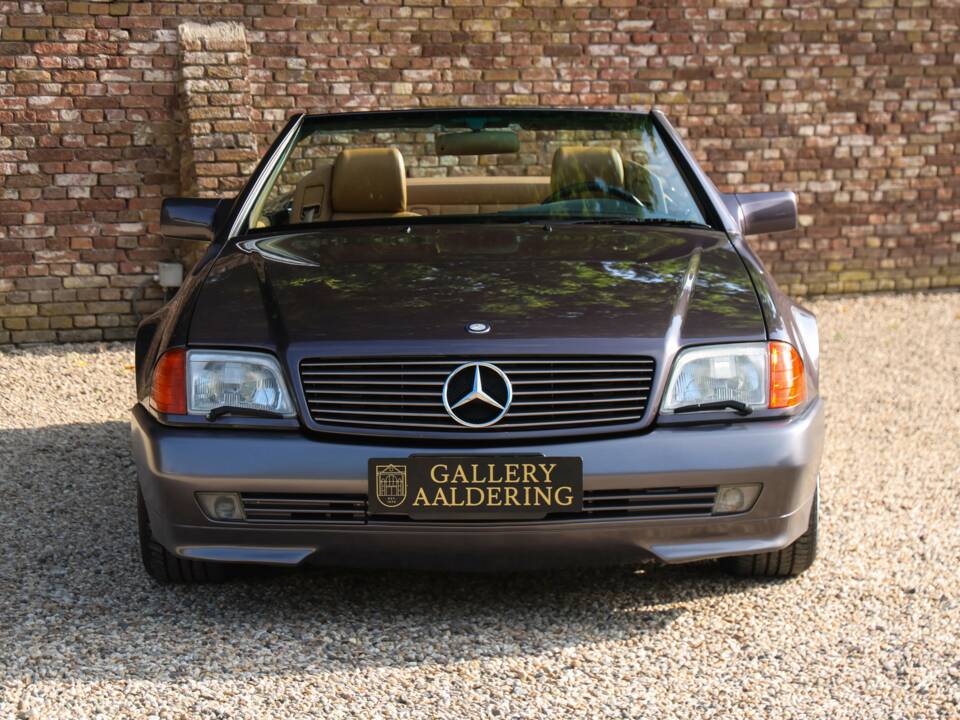 Image 19/50 of Mercedes-Benz 500 SL (1990)