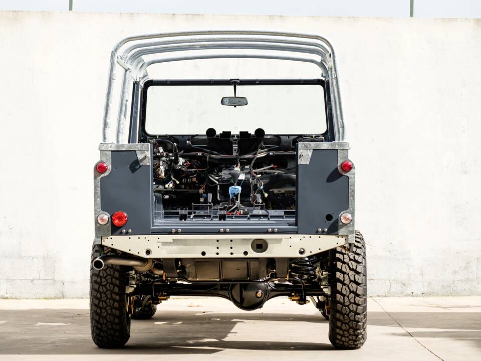 Bild 5/100 von Land Rover Defender 110 (2014)
