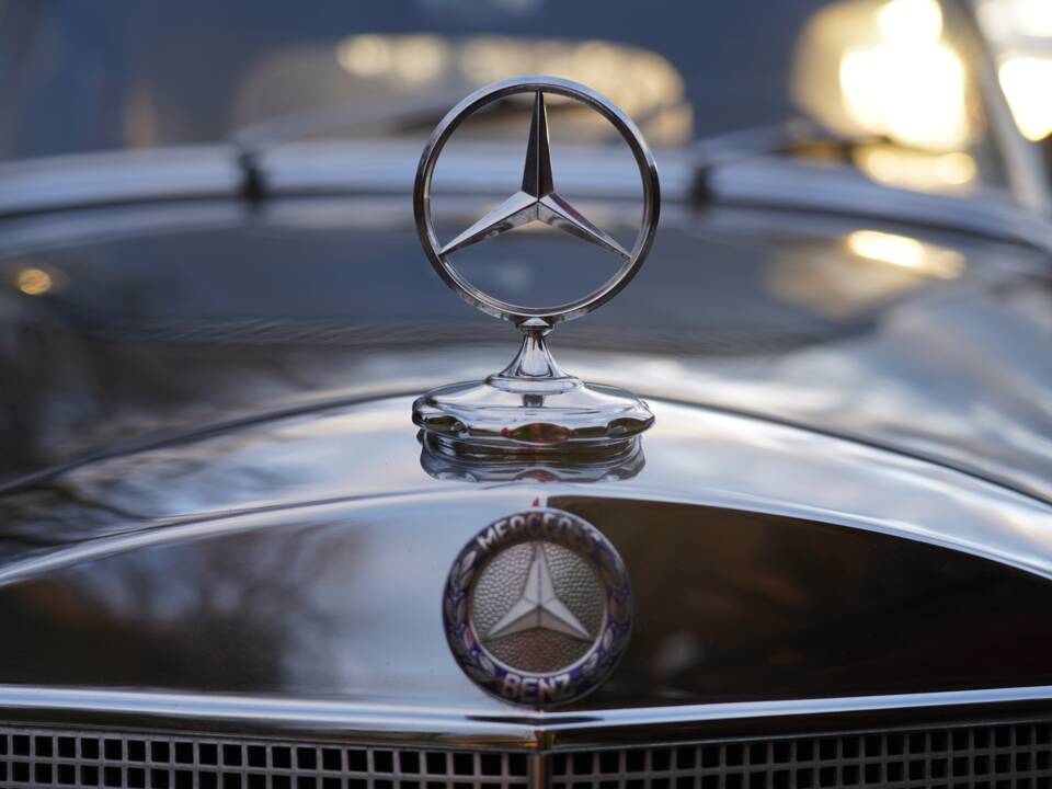 Image 16/21 of Mercedes-Benz 220 SE (1960)