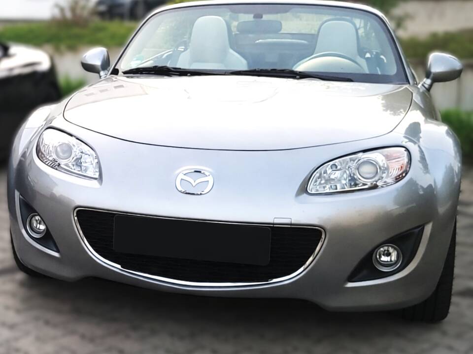 Imagen 1/6 de Mazda MX-5 1.8 "Kaminari" (2011)