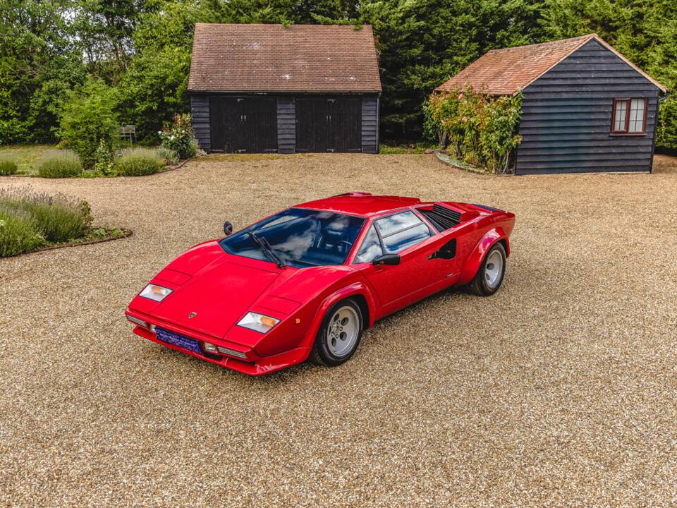 Image 2/11 of Lamborghini Countach LP 5000 S QV (1987)