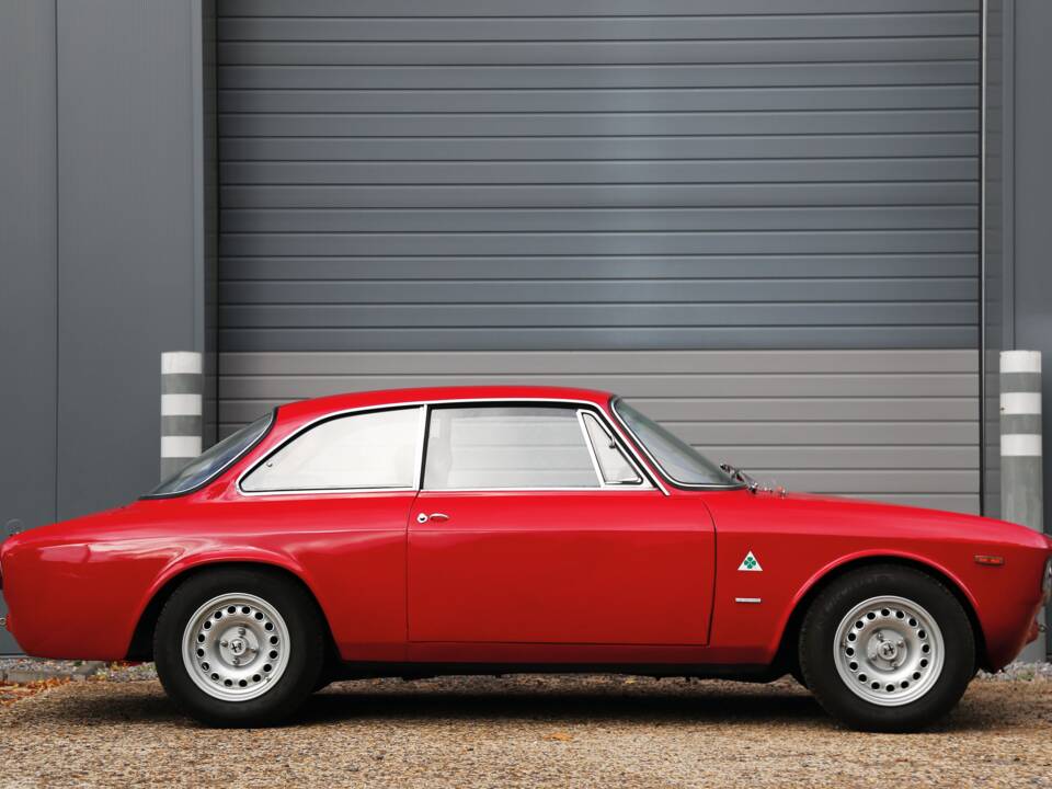 Immagine 2/48 di Alfa Romeo Giulia 1750 GT Am (1970)