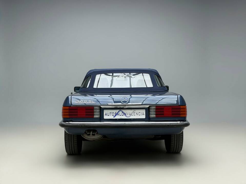 Image 5/23 of Mercedes-Benz 380 SL (1984)