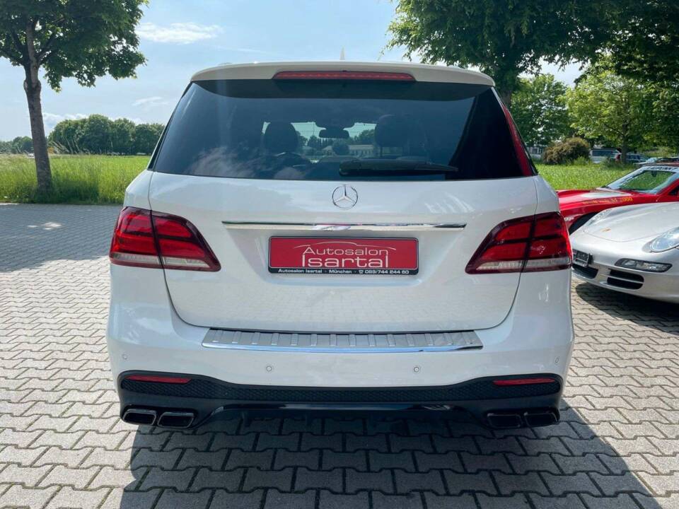 Imagen 7/19 de Mercedes-Benz GLE 350 d 4MATIC (2016)