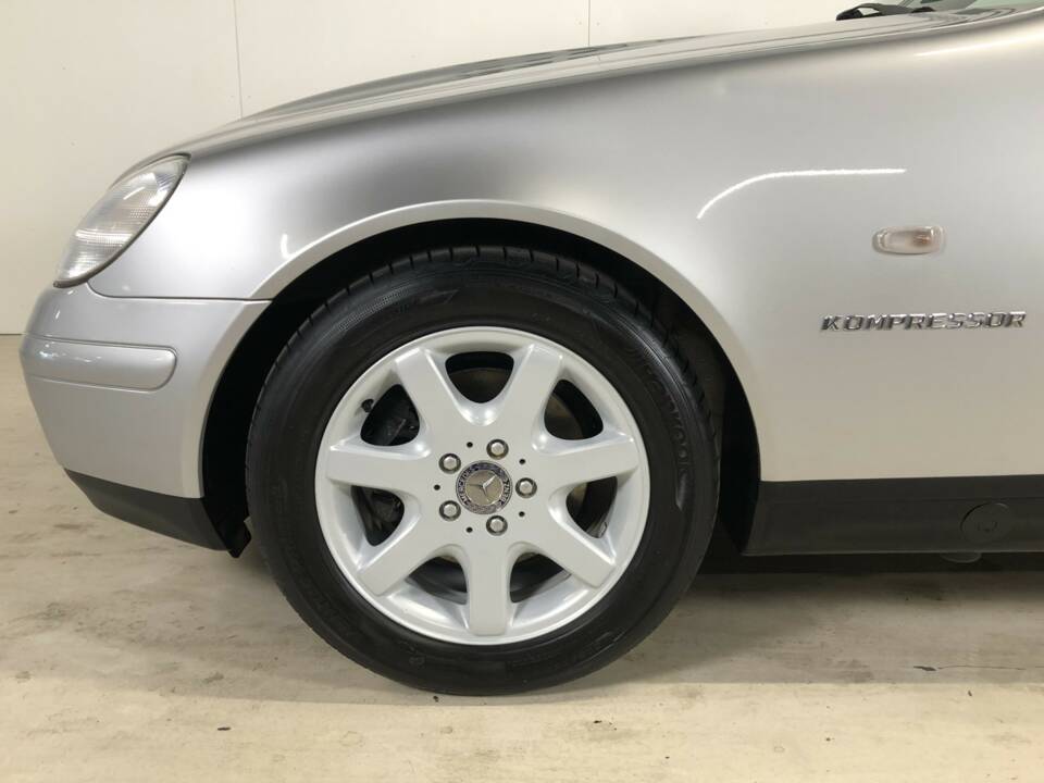 Image 9/24 de Mercedes-Benz SLK 230 Kompressor (1997)