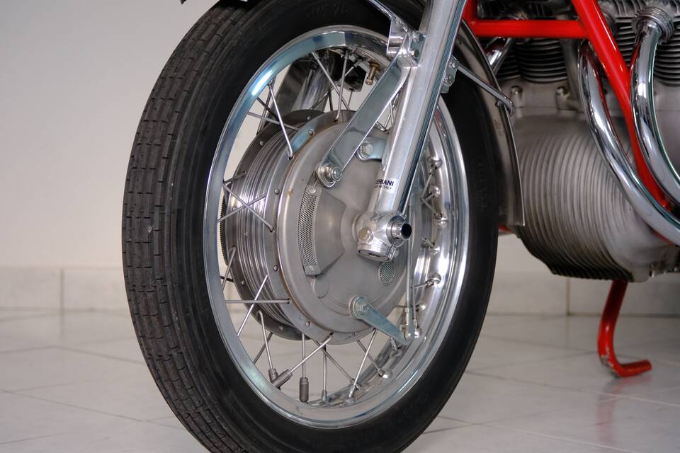 Image 36/99 of MV Agusta 750 Sport (1971)