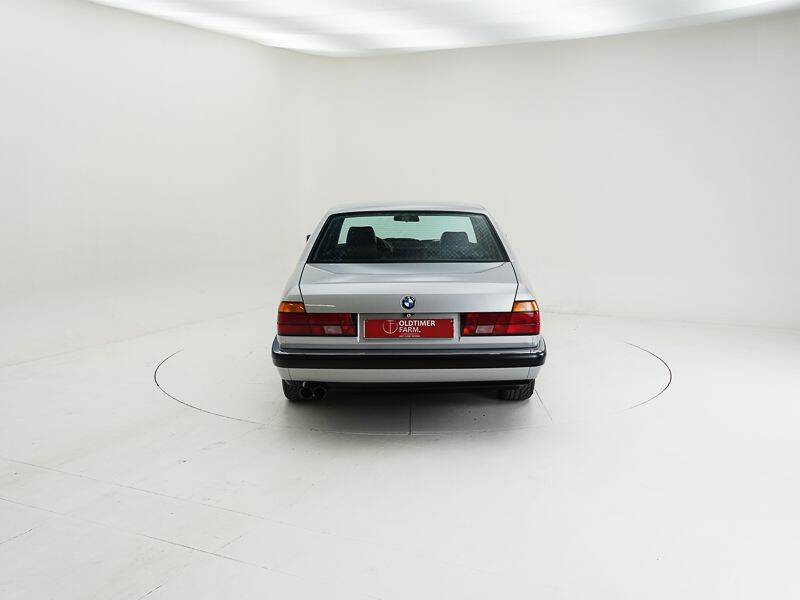 Immagine 7/15 di BMW 730i (1989)