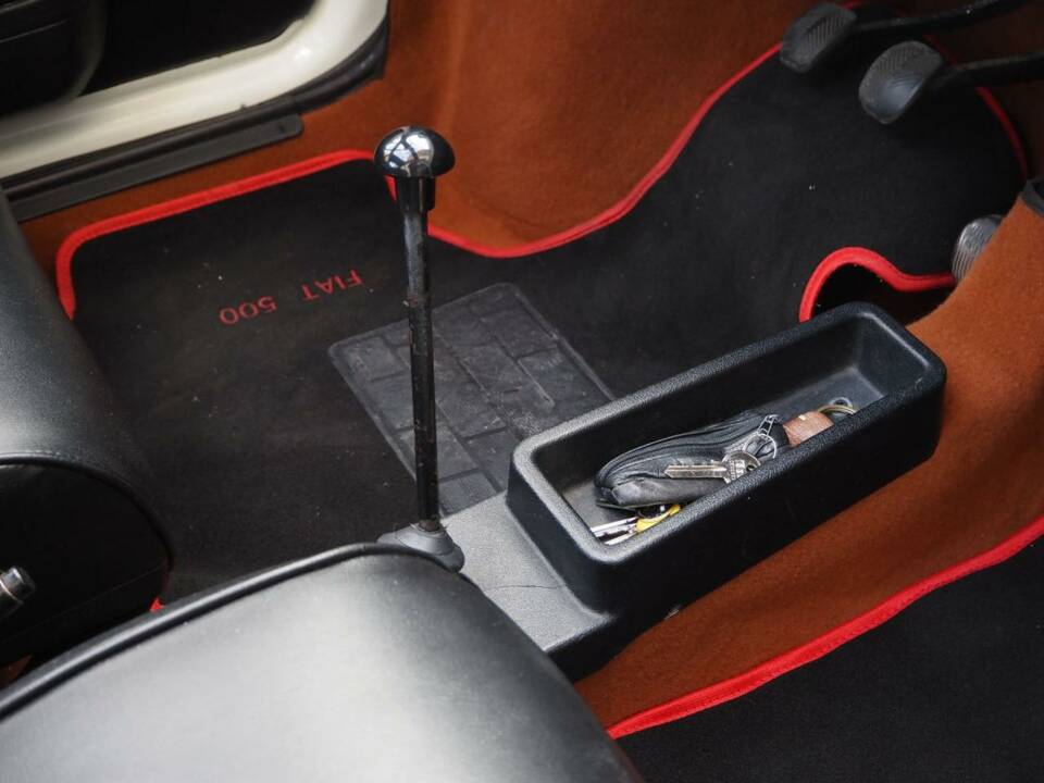 Image 13/50 of FIAT 500 F (1972)