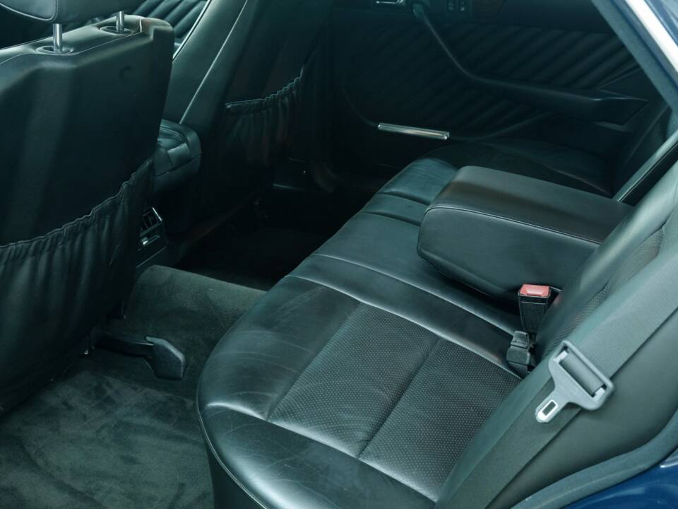 Bild 33/50 von Mercedes-Benz 500 SEL (1990)