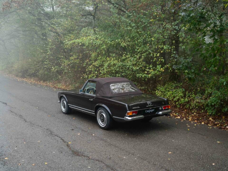 Image 2/28 of Mercedes-Benz 280 SL (1971)