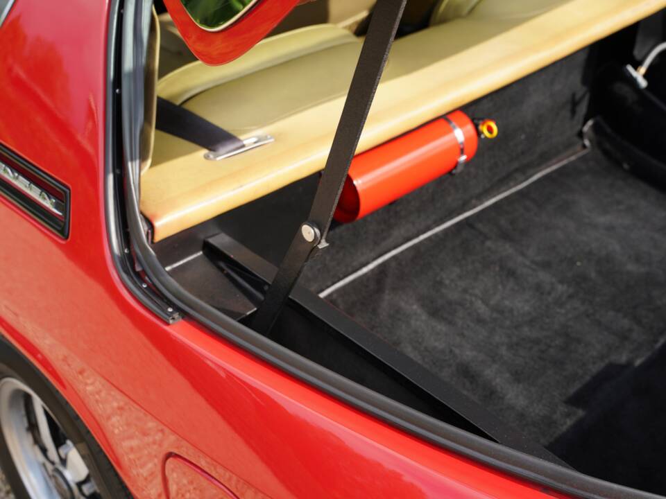 Image 40/50 of Jensen Interceptor MK III (1976)