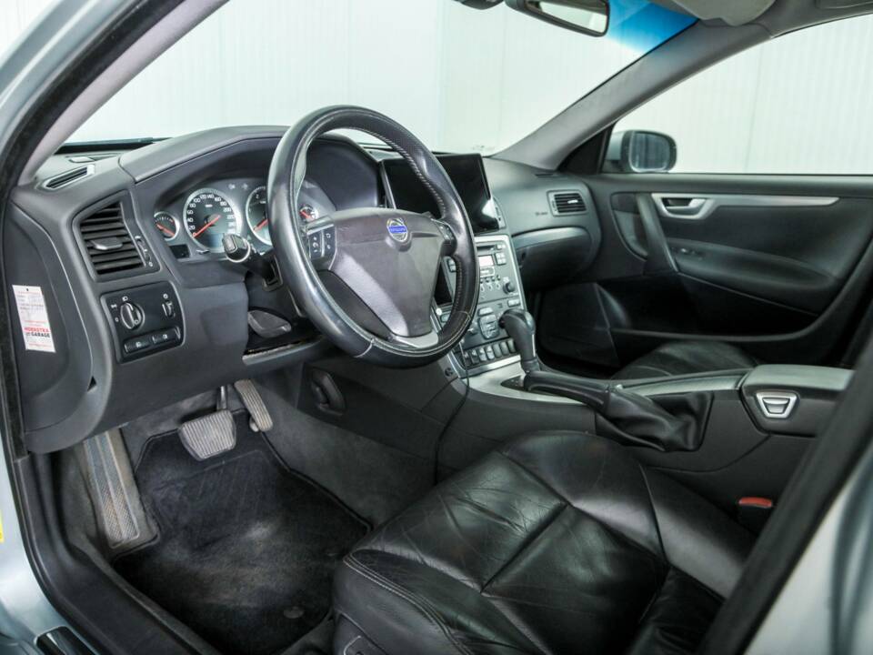 Image 11/36 of Volvo V70 D5 (2008)