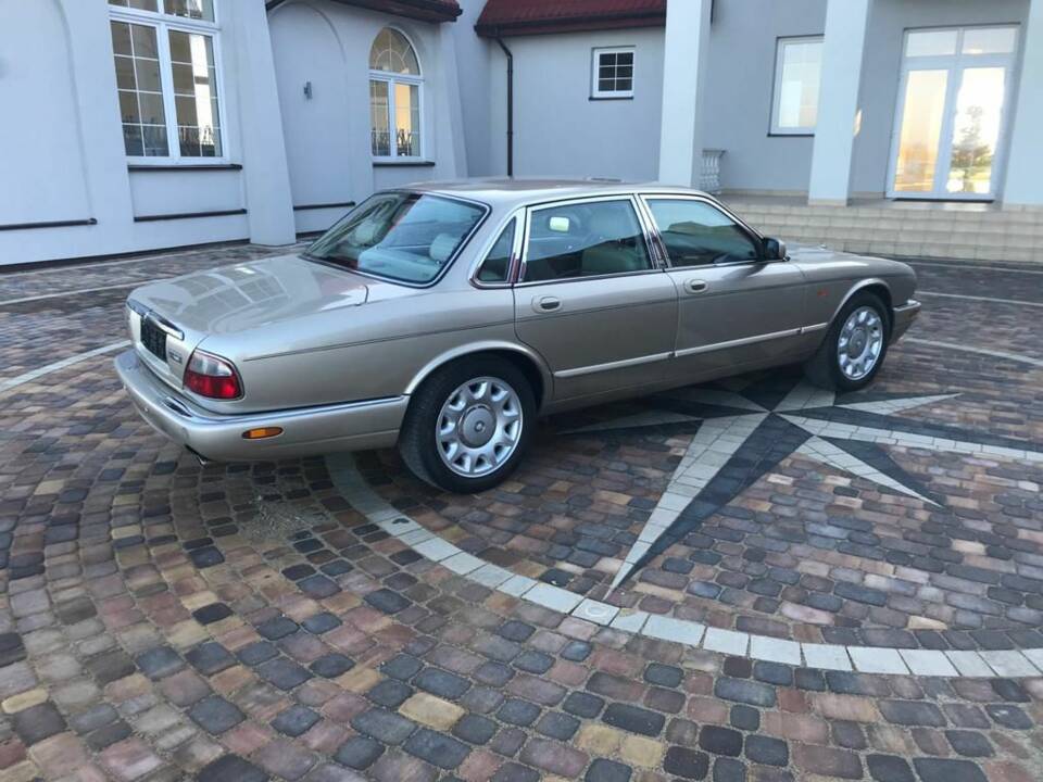 Afbeelding 7/8 van Jaguar XJ 8 Sovereign (1998)