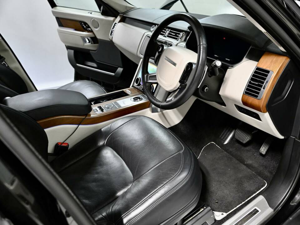 Bild 29/50 von Land Rover Range Rover Autobiography SDV8 (2018)