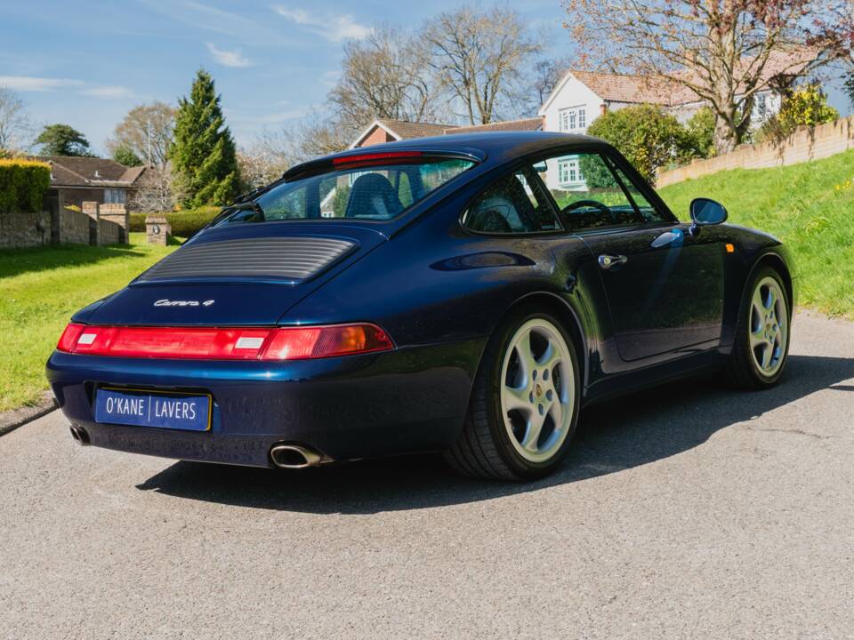 Image 7/52 of Porsche 911 Carrera 4 (1997)