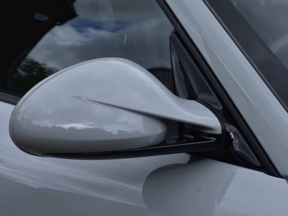 Image 32/50 of Porsche 911 Sport Classic (2010)