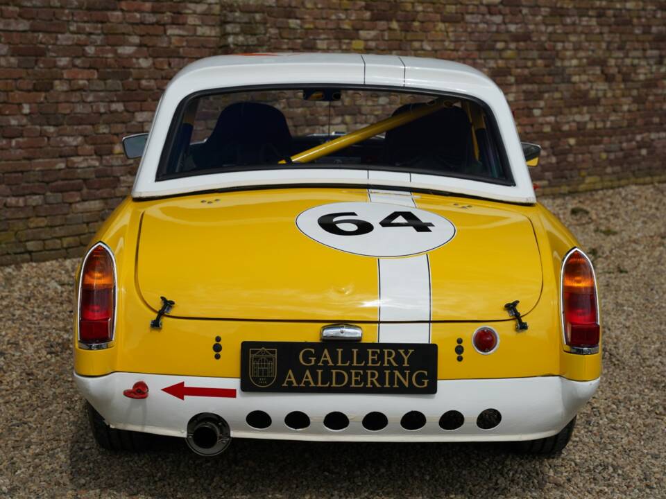 Afbeelding 29/50 van MG MGB (1964)