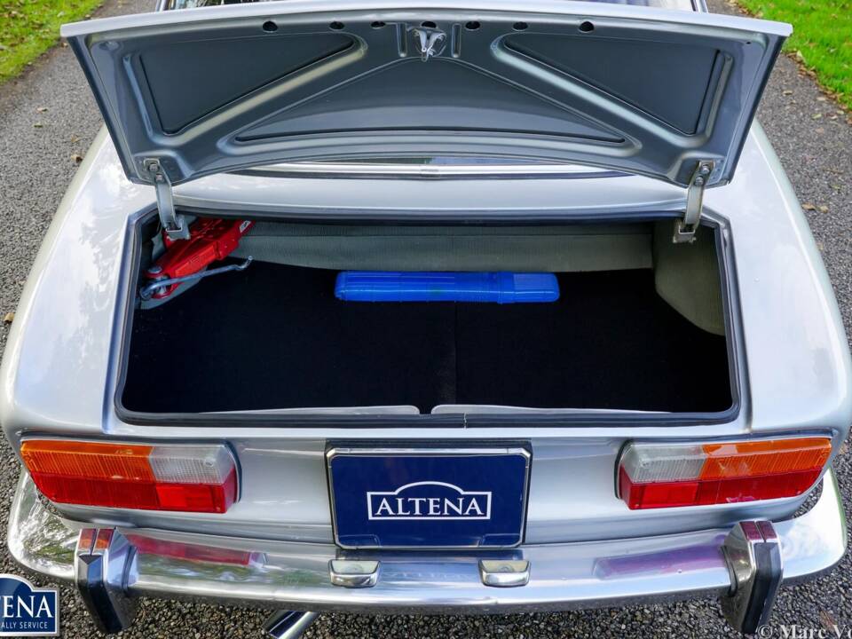 Bild 58/62 von Alfa Romeo 2000 GT Veloce (1974)
